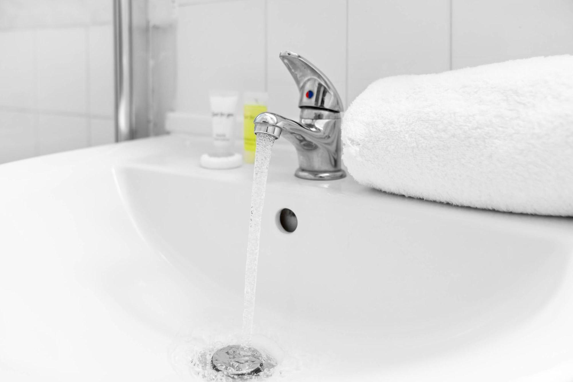 Two Bedroom Apartment - Single Beds - Accommodates 3 - Street Parking - Top Rated -Wbb West Bromwich Zewnętrze zdjęcie