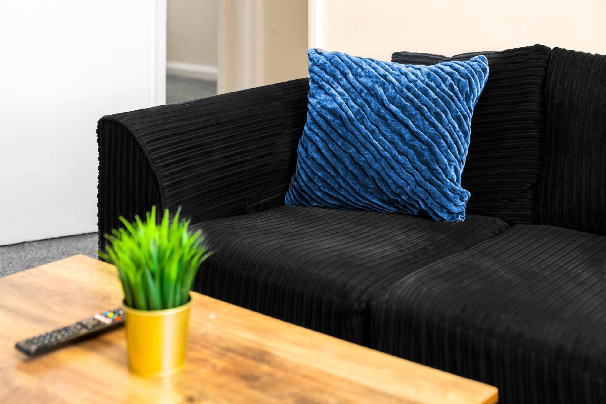 Two Bedroom Apartment - Single Beds - Accommodates 3 - Street Parking - Top Rated -Wbb West Bromwich Zewnętrze zdjęcie