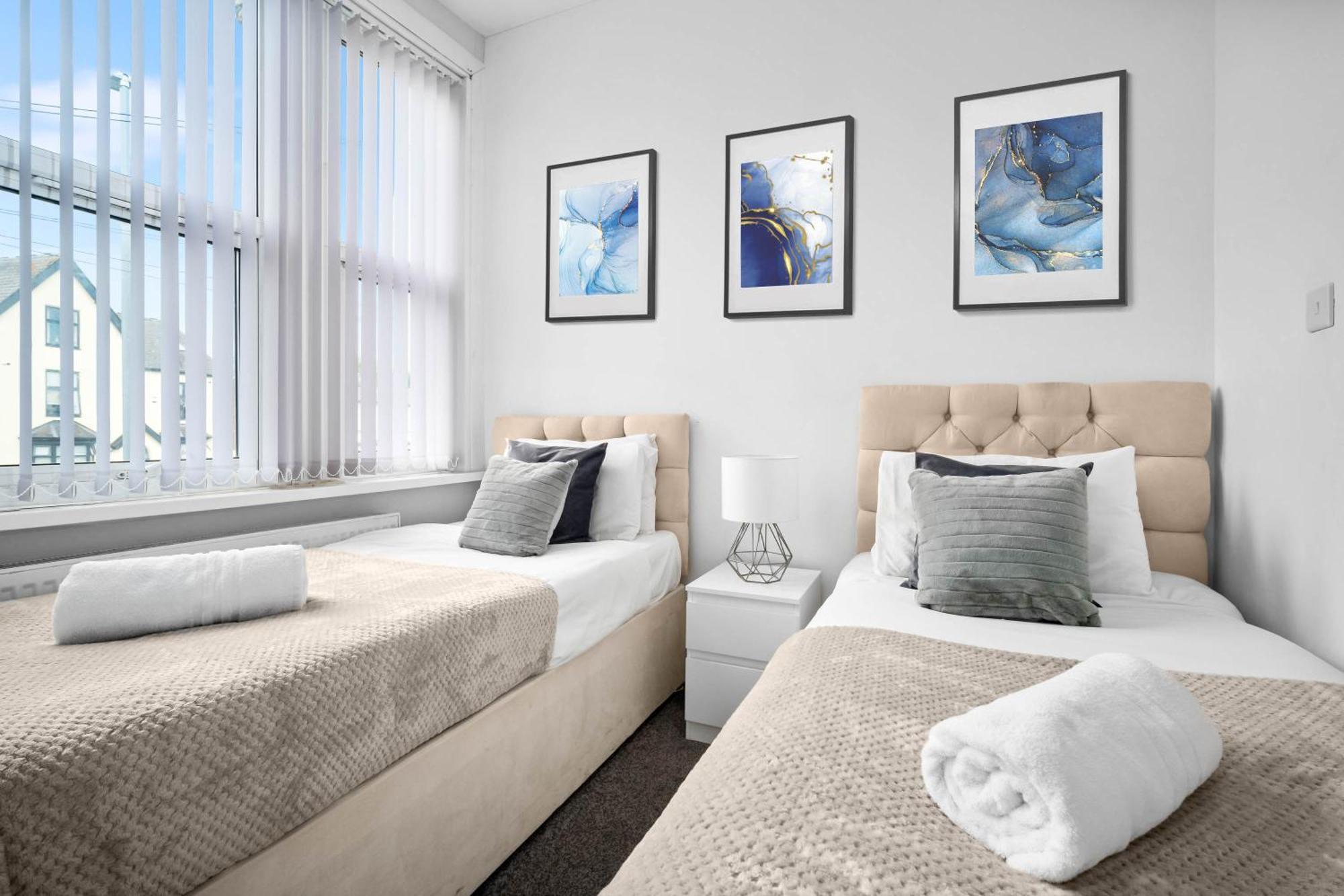 Two Bedroom Apartment - Single Beds - Accommodates 3 - Street Parking - Top Rated -Wbb West Bromwich Zewnętrze zdjęcie
